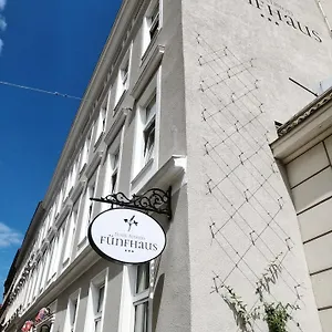 pension-funfhaus.vienna-besthotels.com/